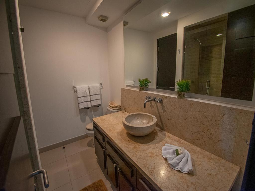 Solaria Oceanview With Pool 704 Apartment *