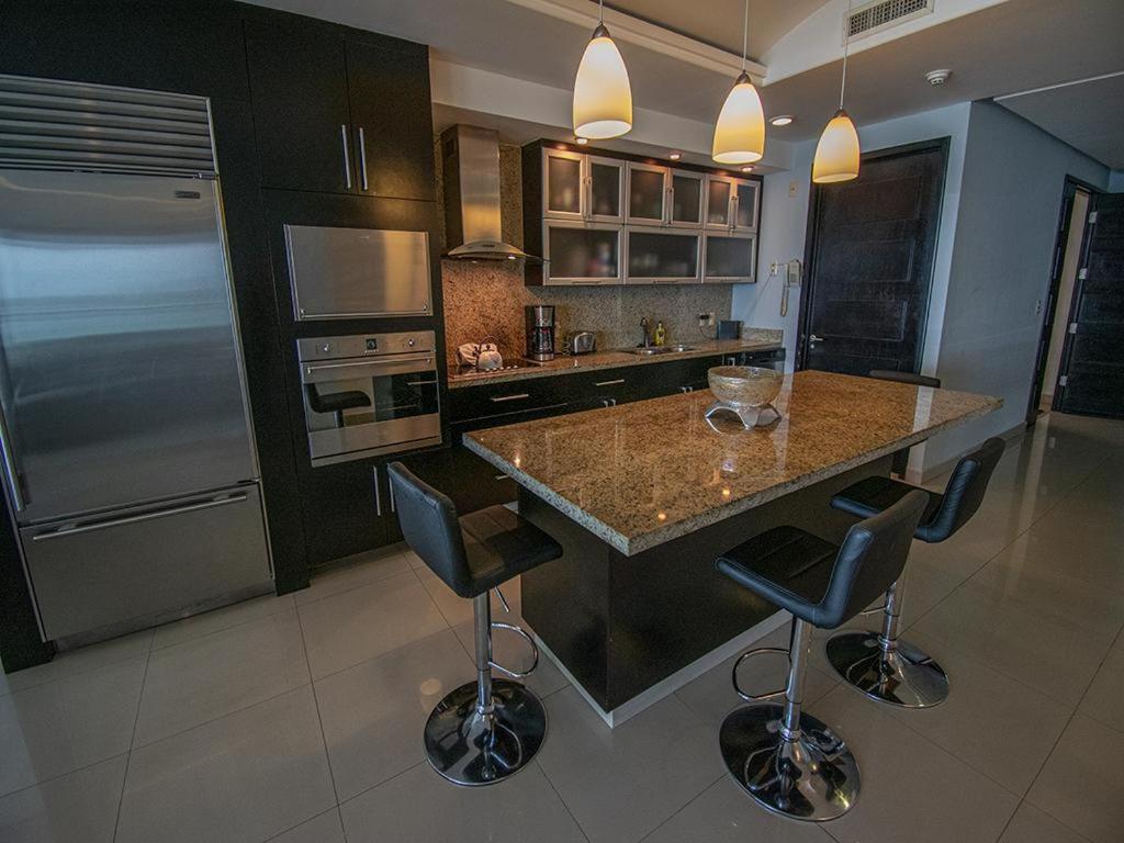Solaria Oceanview With Pool 704 Apartment